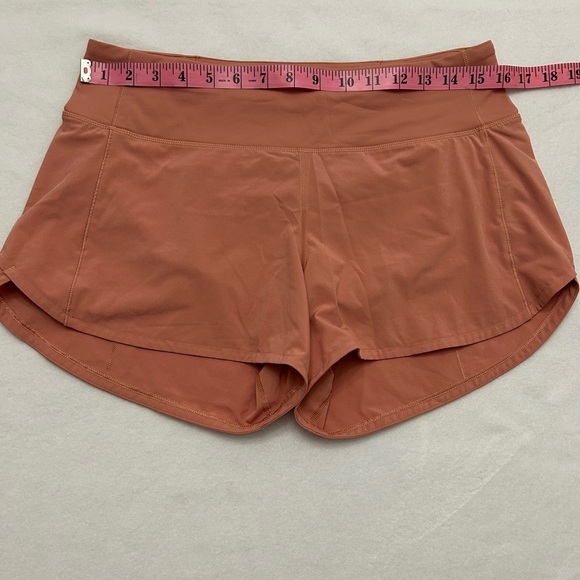 Lululemon Speed Up High-Rise Lined Short 4"
Pink Savannah. Size 8 - Picture 10 of 15